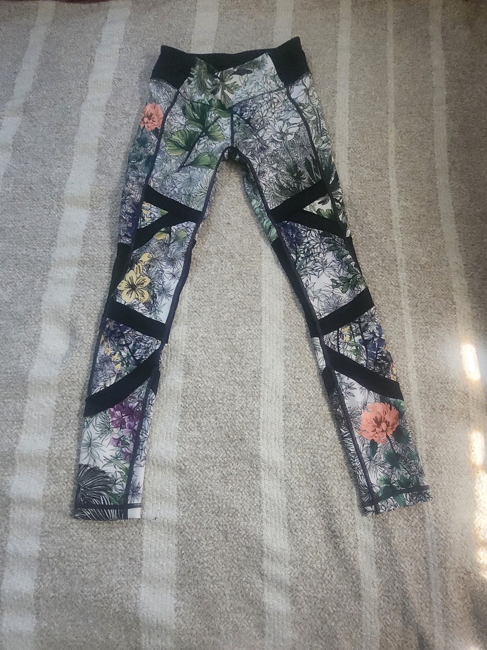 Calia by Carrie Underwood Limited Edition Floral Mesh Leggings Black & Green
